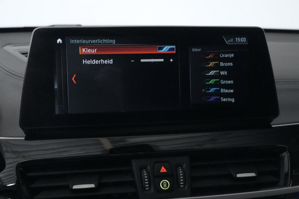 BMW X1 sDrive18i Sport Line Facelift Automaat 140 PK | Pano-dak | CarPlay | Acc | Camera | Trekhaak | HUD | Sfeer | Led | Pdc |