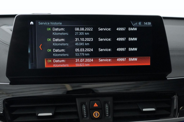 BMW X1 sDrive18i Sport Line Facelift Automaat 140 PK | Pano-dak | CarPlay | Acc | Camera | Trekhaak | HUD | Sfeer | Led | Pdc |