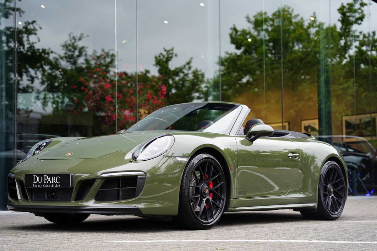 Porsche 911 991 Cabriolet 3.0 Carrera GTS Nato Green Burmester Lifting