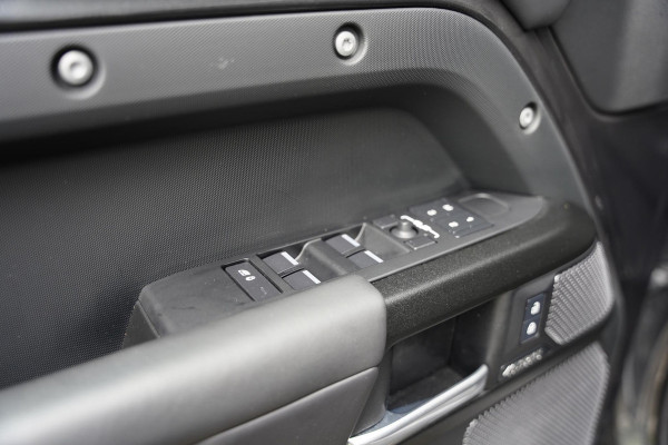 Land Rover Defender 110 P 525 V 8 Carpathian Edition BTW-Auto