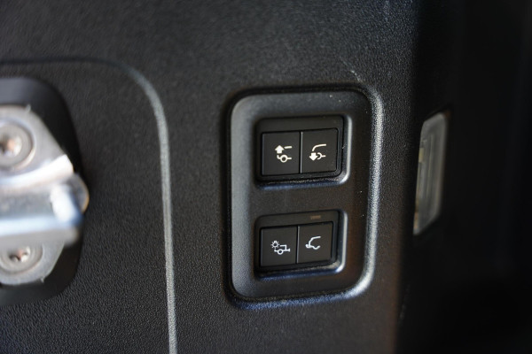 Land Rover Defender 110 P 525 V 8 Black Edition