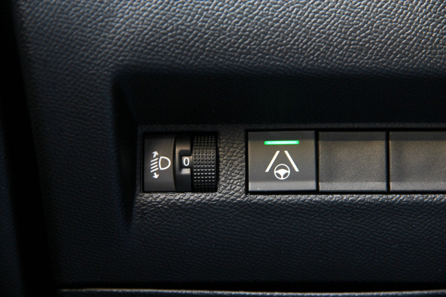 Peugeot 2008 1.2 PureTech 130 Allure | ACC | 360 | Carplay | Keyless