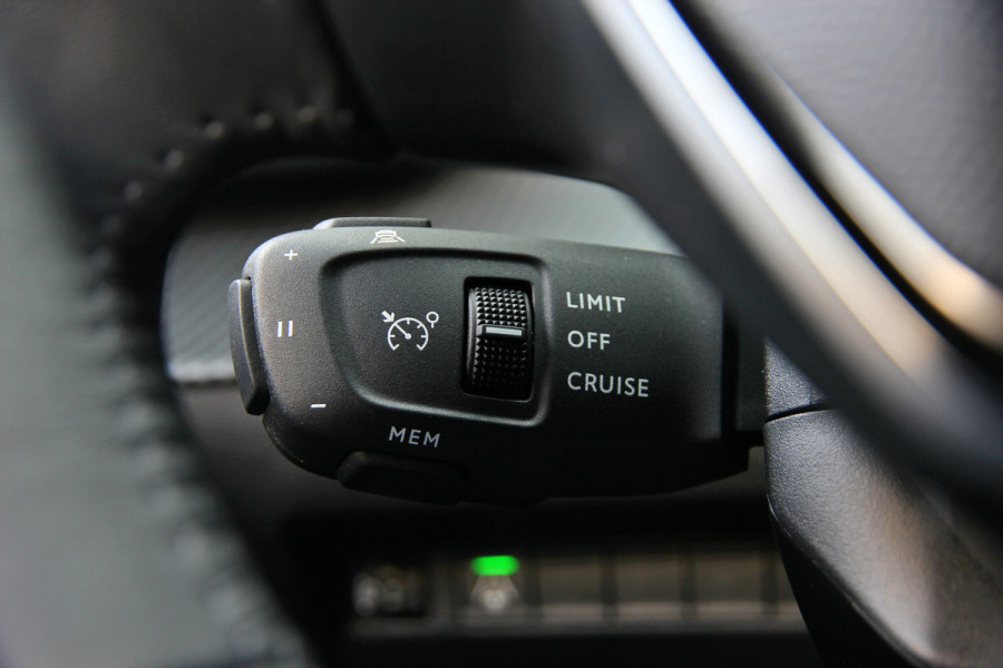 Peugeot 2008 1.2 PureTech 130 Allure | ACC | 360 | Carplay | Keyless