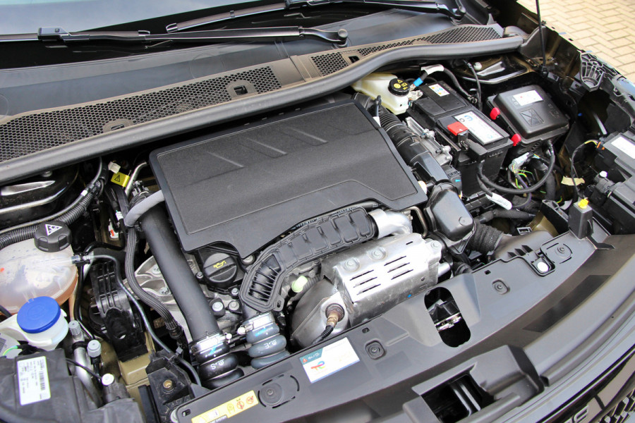 Peugeot 2008 1.2 PureTech 130 Allure | ACC | 360 | Carplay | Keyless