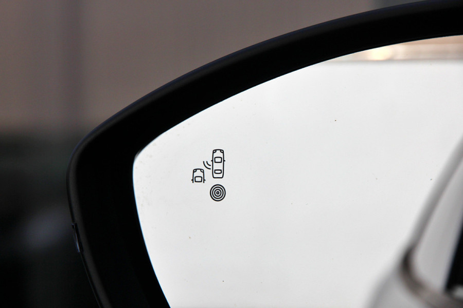 Peugeot 2008 1.2 PureTech 130 Allure | ACC | 360 | Carplay | Keyless