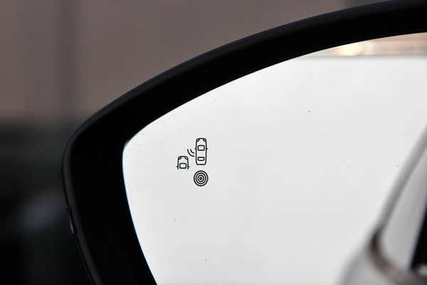 Peugeot 2008 1.2 PureTech 130 Allure | ACC | 360 | Carplay | Keyless