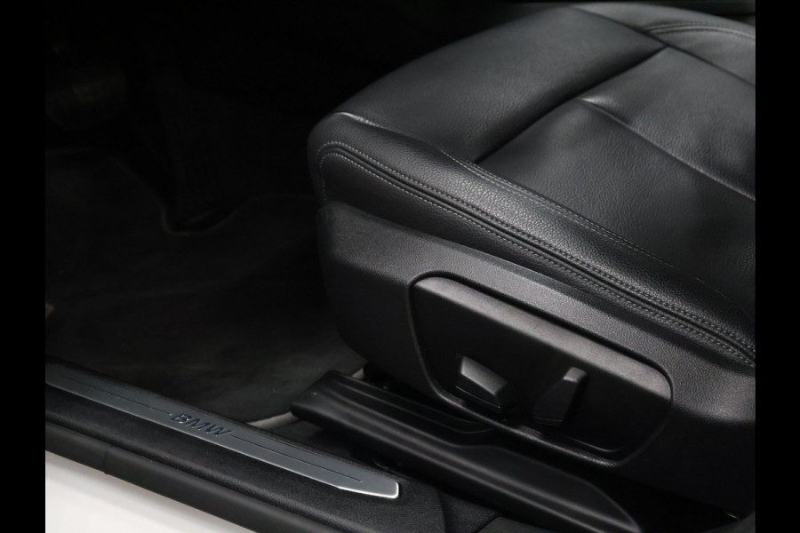 BMW 1-serie 118i Executive [APPLE CARPLAY, ANDROID AUTO, MEMORY SEAT, KEYLESS ENTRY, CAMERA, LEDER, CRUISE CONTROL, NIEUWSTAAT]
