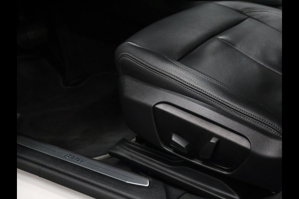BMW 1-serie 118i Executive [APPLE CARPLAY, ANDROID AUTO, MEMORY SEAT, KEYLESS ENTRY, CAMERA, LEDER, CRUISE CONTROL, NIEUWSTAAT]
