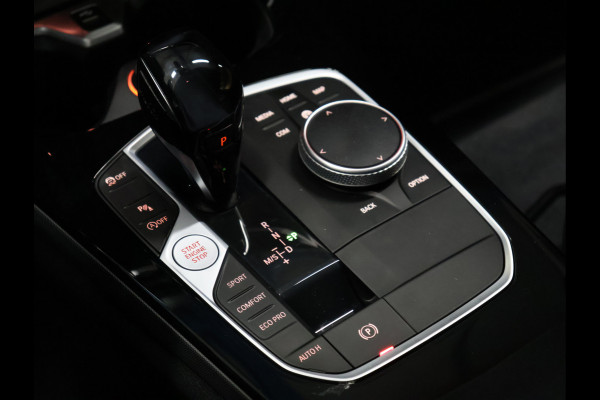 BMW 1-serie 118i Executive [APPLE CARPLAY, ANDROID AUTO, MEMORY SEAT, KEYLESS ENTRY, CAMERA, LEDER, CRUISE CONTROL, NIEUWSTAAT]
