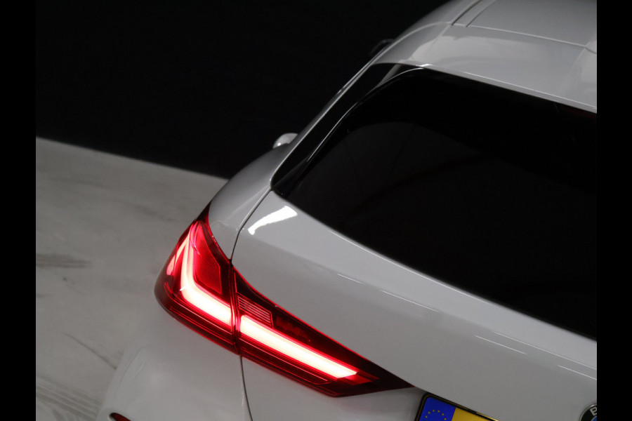 BMW 1-serie 118i Executive [APPLE CARPLAY, ANDROID AUTO, MEMORY SEAT, KEYLESS ENTRY, CAMERA, LEDER, CRUISE CONTROL, NIEUWSTAAT]