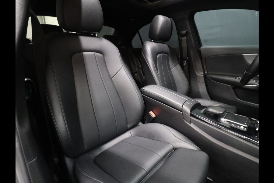 Mercedes-Benz A-Klasse 250 e Business Solution Luxury Limited [SCHUIFKANTELDAK, SFEERVERLICHTING, MEMORY, ELEKTRISCHE STOELEN, CAMERA, LEDER, NIEUWSTAAT]