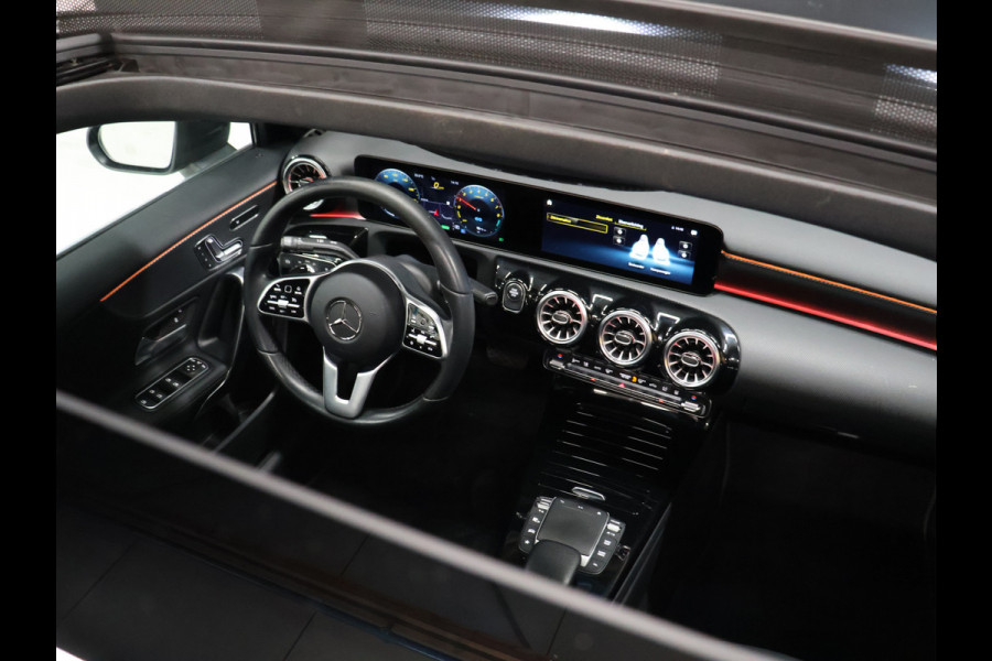 Mercedes-Benz A-Klasse 250 e Business Solution Luxury Limited [SCHUIFKANTELDAK, SFEERVERLICHTING, MEMORY, ELEKTRISCHE STOELEN, CAMERA, LEDER, NIEUWSTAAT]