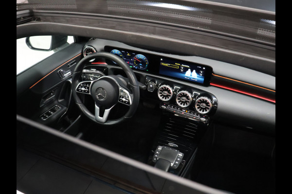 Mercedes-Benz A-Klasse 250 e Business Solution Luxury Limited [SCHUIFKANTELDAK, SFEERVERLICHTING, MEMORY, ELEKTRISCHE STOELEN, CAMERA, LEDER, NIEUWSTAAT]