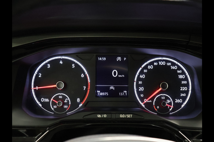 Volkswagen Polo 1.0 TSI Life Business Automaat [APPLE CARPLAY, ANDROID AUTO, STOELVERWARMING, PDC V+A, CRUISE CONTROL, NIEUWSTAAT]