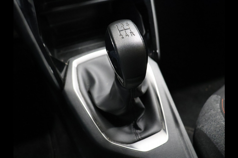Peugeot 208 1.2 PureTech Blue Lease Active [TREKHAAK, APPLE CARPLAY, ANDROID AUTO, NAVIGATIE, PARKEERSENSOR, CRUISE CONTROL, NIEUWSTAAT]