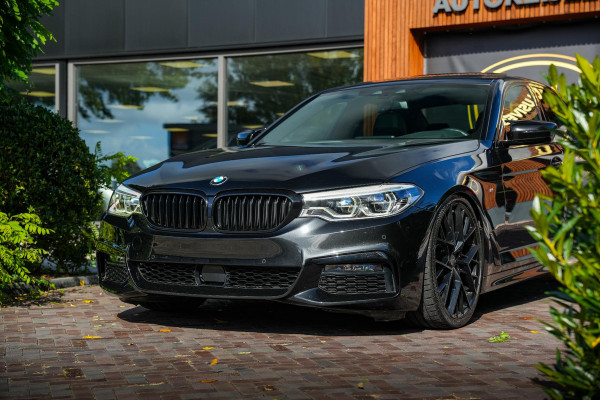 BMW 5 Serie 540i Executive M-Pakket Panodak Leer HUD Keyless Camera ACC