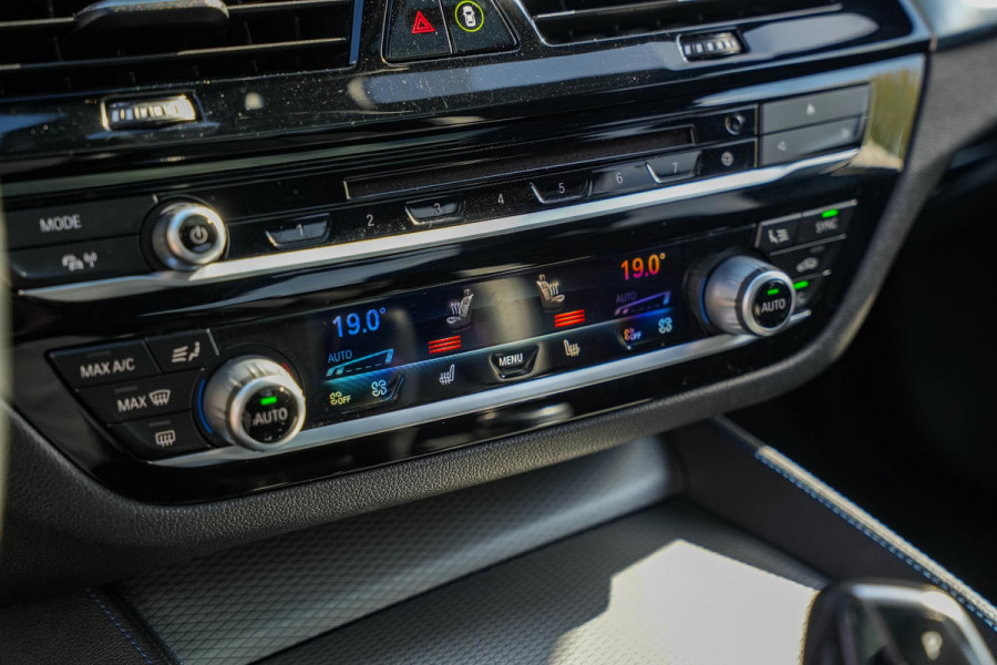 BMW 5 Serie 540i Executive M-Pakket Panodak Leer HUD Keyless Camera ACC