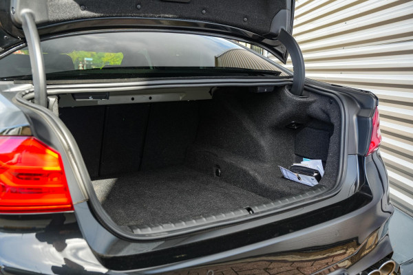 BMW 5 Serie 540i Executive M-Pakket Panodak Leer HUD Keyless Camera ACC