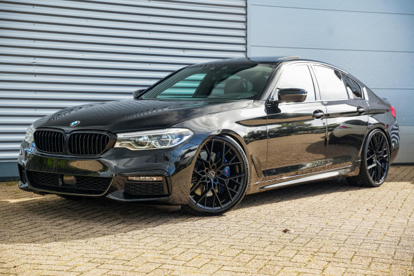 BMW 5 Serie 540i Executive M-Pakket Panodak Leer HUD Keyless Camera ACC