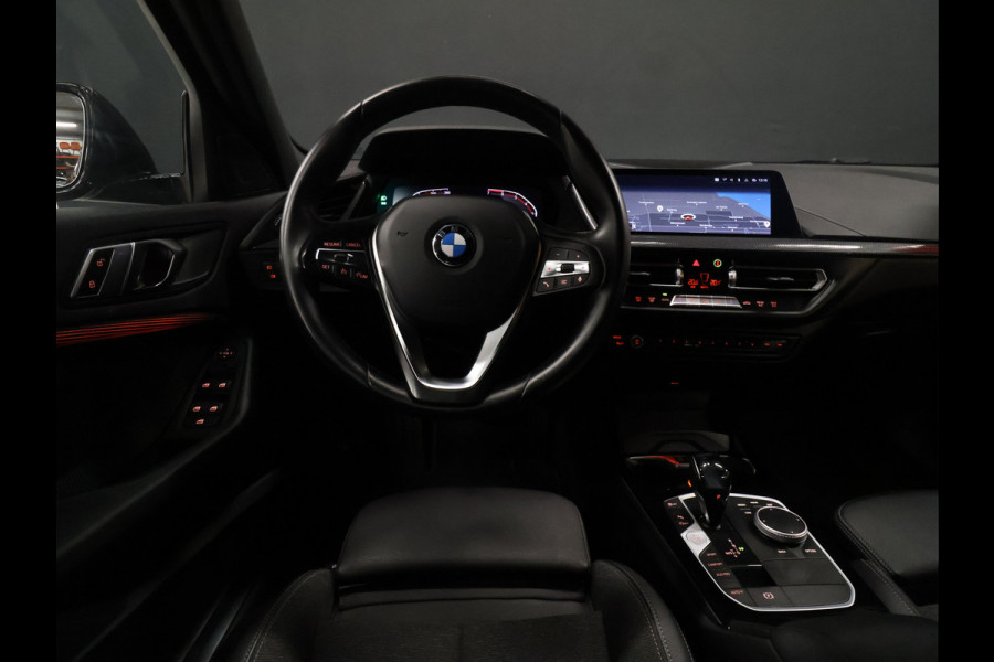 BMW 1-serie 118i Sport Line [APPLE CARPLAY, ANDROID, CAMERA, HALF LEDER, HiFi SOUNDSYSTEM, CRUISE, PDC V+A, CLIMATE, NIEUWSTAAT]