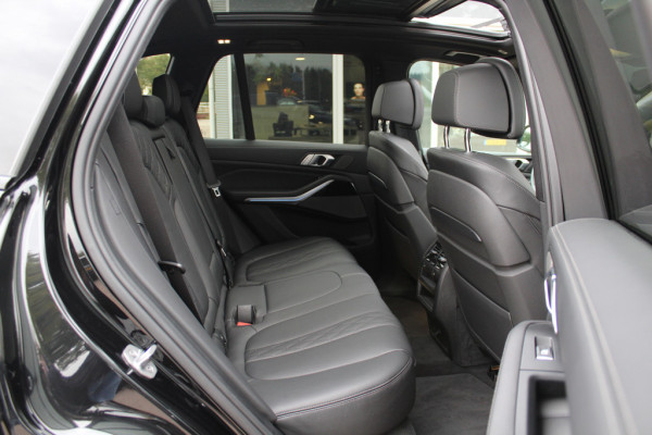 BMW X5 xDrive40i High Exe. M Sport / Panoramadak / 360Camera / Head-up / Achterasbesturing / Laser LED / Softclose / 22'' / Harman Kardon / Stoelventilatie / Stoelverwarming 4x / DAB / Dodehoek / ACC