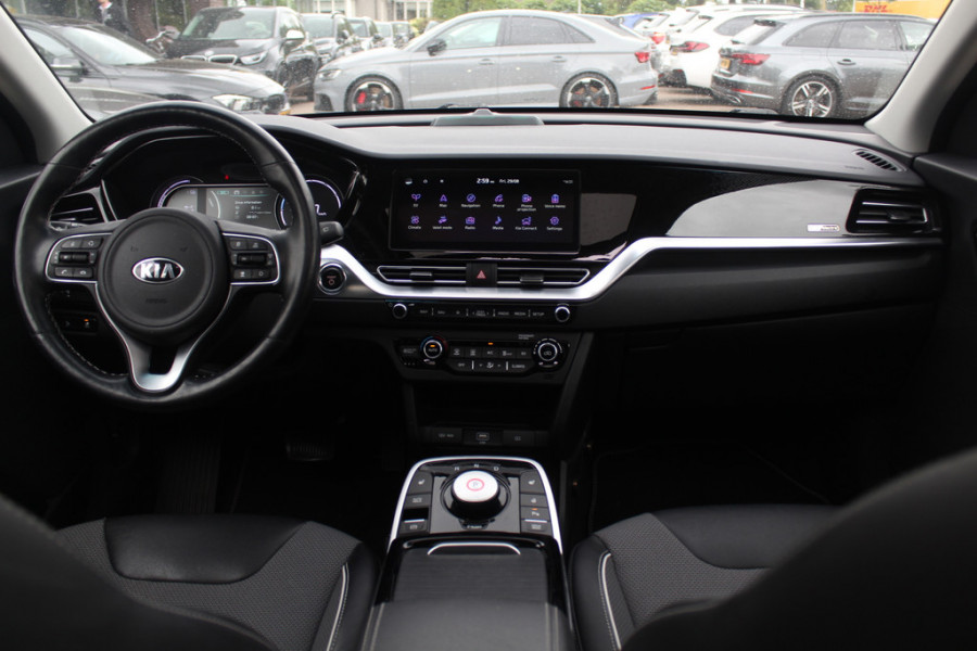 Kia e-Niro DynamicPlusLine 64 kWh 61.834 km 1e Eigenaar Nl Auto! / Camera / Schuifdak / Leder / Keyless / Navigatie / Dodehoek / DAB / Cruise Control