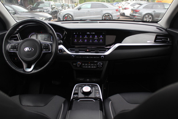 Kia e-Niro DynamicPlusLine 64 kWh 61.834 km 1e Eigenaar Nl Auto! / Camera / Schuifdak / Leder / Keyless / Navigatie / Dodehoek / DAB / Cruise Control
