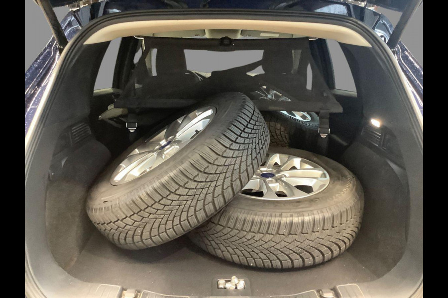 Ford Kuga 2.5 PHEV Titanium X | 2 bandensets | Trekhaak | Bang&Olufsen | Half leder | Adaptive cruise control | Winter pack | Dodehoeksensoren