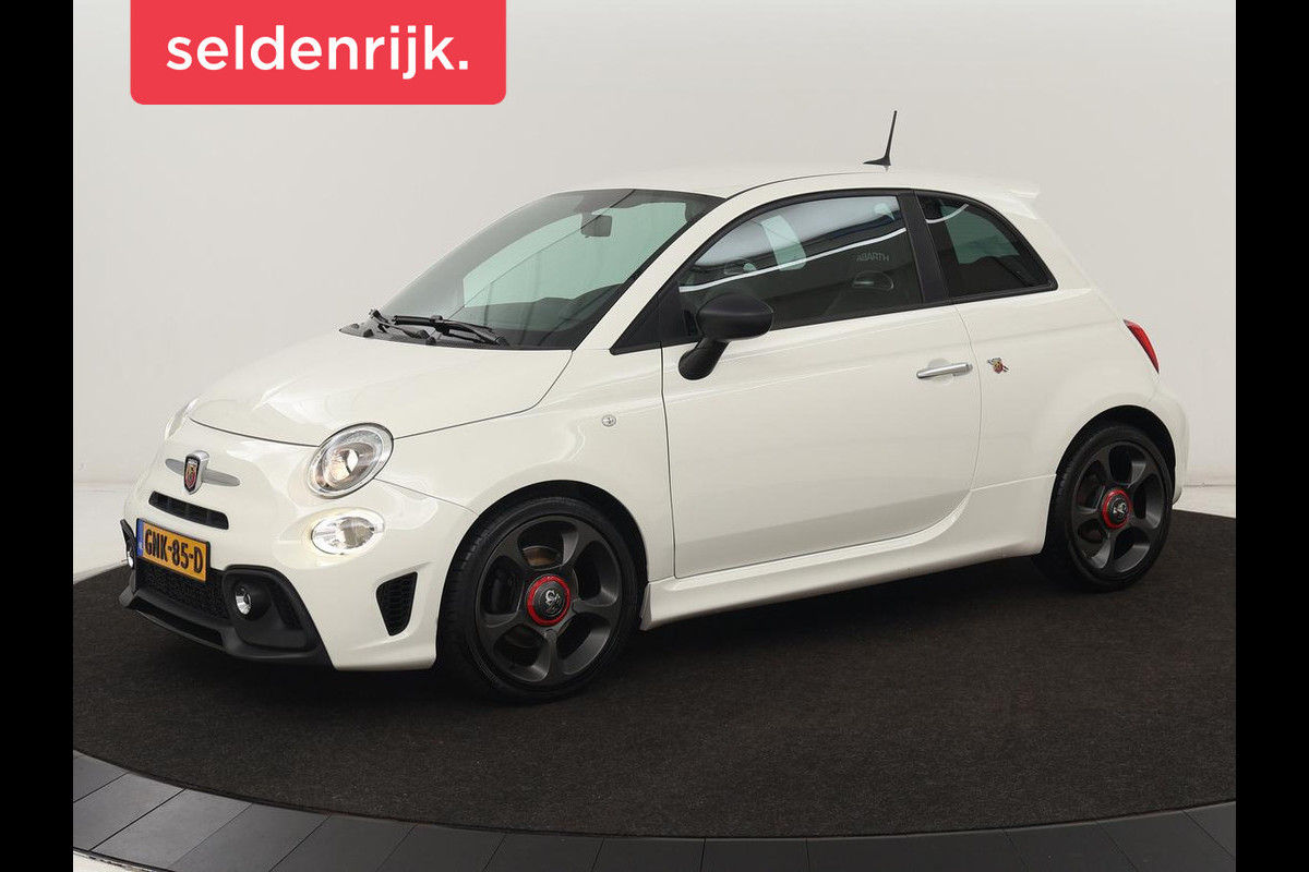 Fiat 500 1.4 T-Jet Abarth 595 | Leder | Sportstoelen | Navigatie | Airco | Parkeerhulp | Bluetooth | Getint glas Fiat 500 1.4 T-Jet Abarth 595 | Leder | Sportstoelen | Navigatie | Airco | Parkeerhulp | Bluetooth | Getint glas