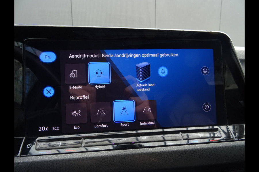 Volkswagen Golf 1.4 eHybrid GTE * PANORAMADAK * 18 INCH * IQ LIGHT !!