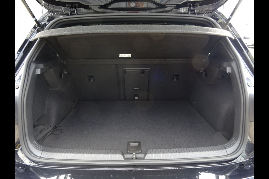 Volkswagen Golf 1.4 eHybrid GTE * PANORAMADAK * 18 INCH * IQ LIGHT !!