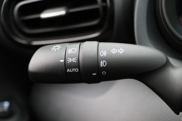Toyota Yaris Cross 1.5 Hybrid Business Plus AWD Camera, ACC, Apple Carplay, Lane Assist, DAB, 17"