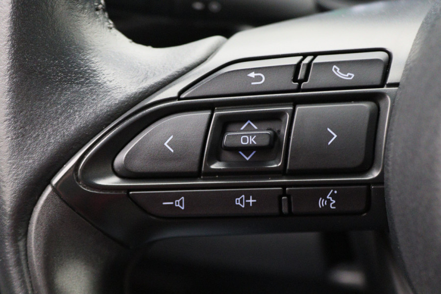 Toyota Yaris Cross 1.5 Hybrid Business Plus AWD Camera, ACC, Apple Carplay, Lane Assist, DAB, 17"