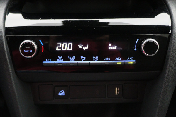 Toyota Yaris Cross 1.5 Hybrid Business Plus AWD Camera, ACC, Apple Carplay, Lane Assist, DAB, 17"