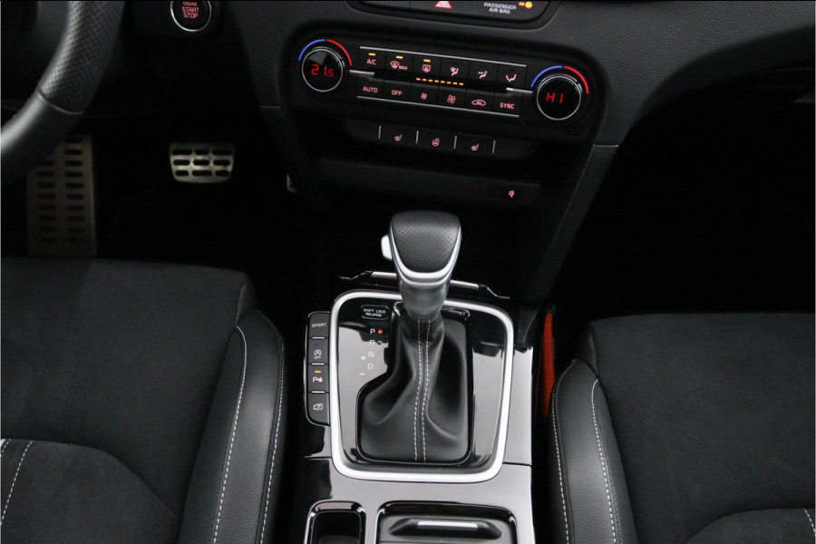 Kia Ceed Sportswagon 1.5 T-GDi GT-Line Automaat - Adaptive Cruise - Navigatie - Stoel/Stuurverwarming - Schuif/-kanteldak - Apple Carplay/Android Auto - Fabrieksgarantie 04-2031
