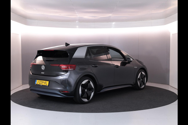 Volkswagen ID.3 First Max 58 kWh 204pk | Navigatie | Parkeersensoren | Keyless | Led Matrix | Camera | Electr.verstelbare voorstoelen
