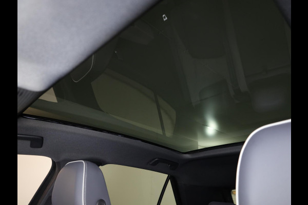 Volkswagen ID.3 First Max 58 kWh 204pk | Navigatie | Parkeersensoren | Keyless | Led Matrix | Camera | Electr.verstelbare voorstoelen
