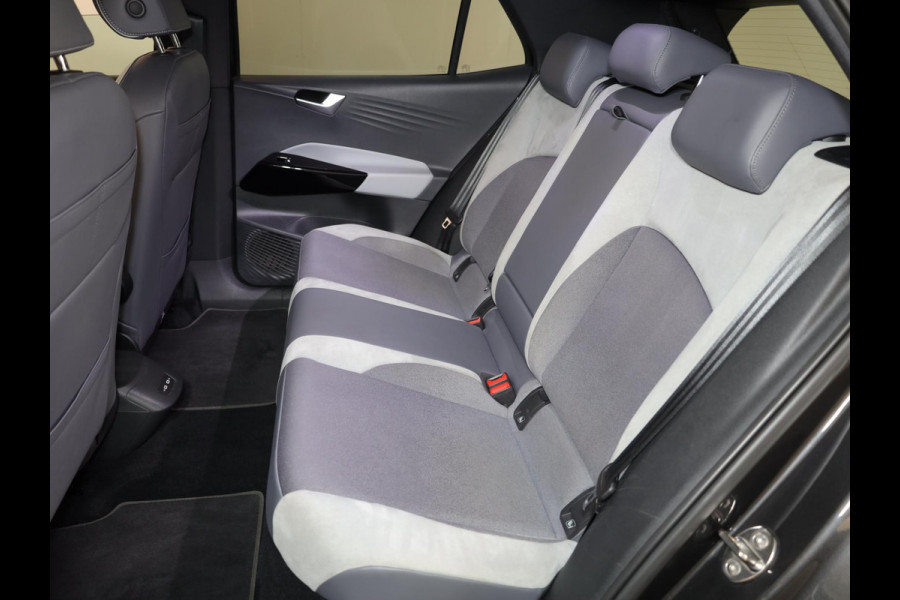 Volkswagen ID.3 First Max 58 kWh 204pk | Navigatie | Parkeersensoren | Keyless | Led Matrix | Camera | Electr.verstelbare voorstoelen