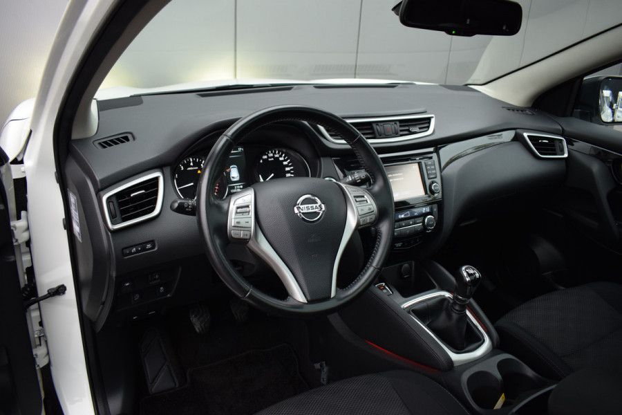 Nissan QASHQAI 1.6 N-Connecta | Trekhaak | Pano | Camera | Navi | Climate