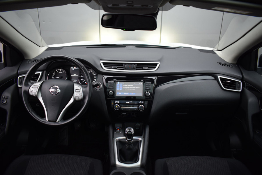 Nissan QASHQAI 1.6 N-Connecta | Trekhaak | Pano | Camera | Navi | Climate