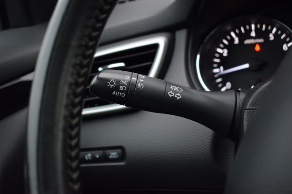 Nissan QASHQAI 1.6 N-Connecta | Trekhaak | Pano | Camera | Navi | Climate