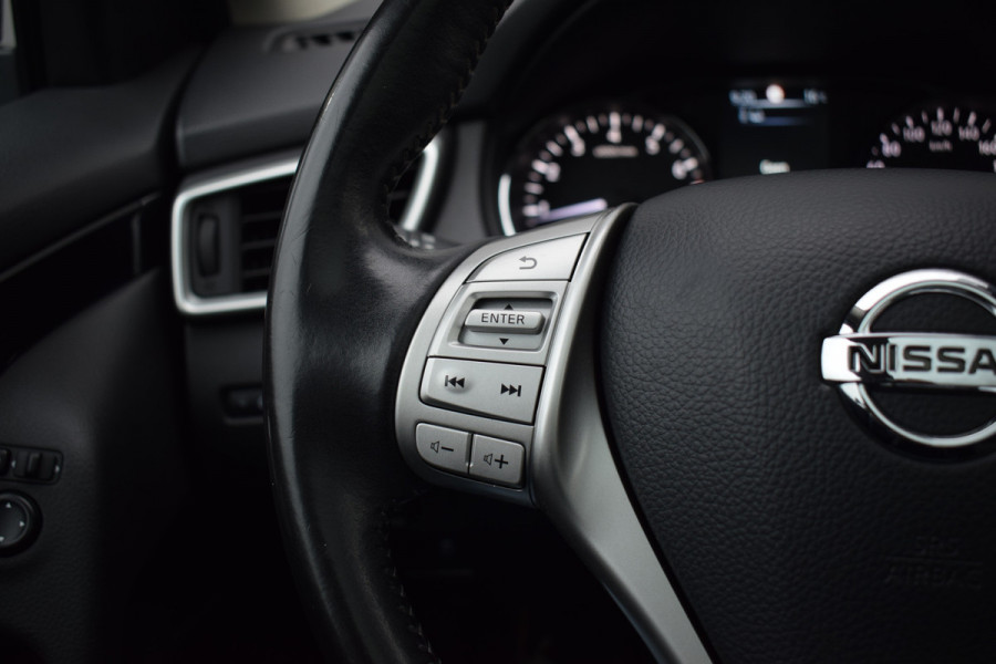 Nissan QASHQAI 1.6 N-Connecta | Trekhaak | Pano | Camera | Navi | Climate