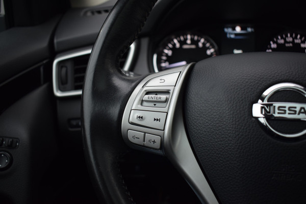 Nissan QASHQAI 1.6 N-Connecta | Trekhaak | Pano | Camera | Navi | Climate