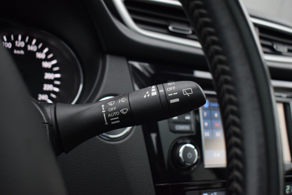 Nissan QASHQAI 1.6 N-Connecta | Trekhaak | Pano | Camera | Navi | Climate