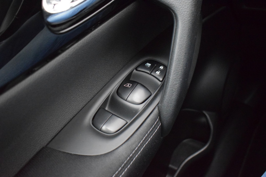 Nissan QASHQAI 1.6 N-Connecta | Trekhaak | Pano | Camera | Navi | Climate