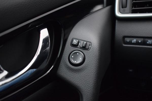 Nissan QASHQAI 1.6 N-Connecta | Trekhaak | Pano | Camera | Navi | Climate