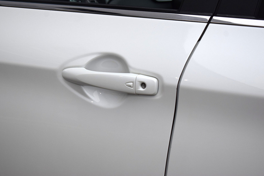 Nissan QASHQAI 1.6 N-Connecta | Trekhaak | Pano | Camera | Navi | Climate