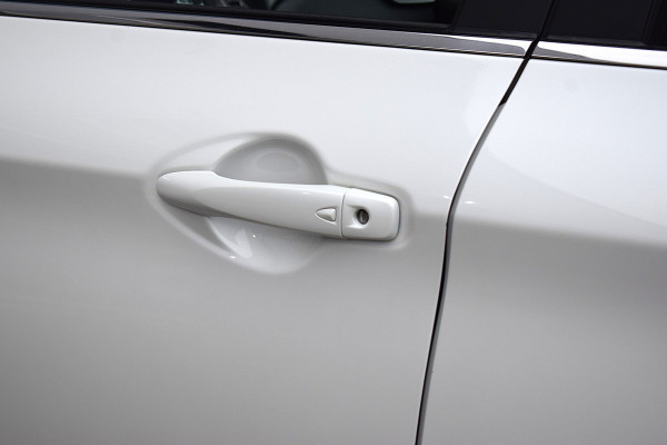 Nissan QASHQAI 1.6 N-Connecta | Trekhaak | Pano | Camera | Navi | Climate