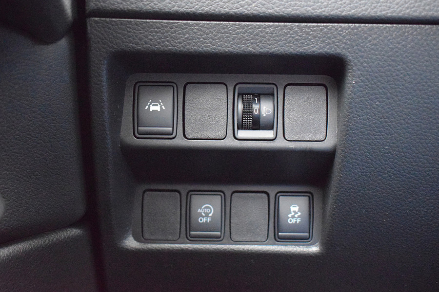 Nissan QASHQAI 1.6 N-Connecta | Trekhaak | Pano | Camera | Navi | Climate