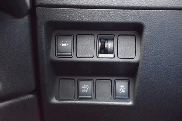 Nissan QASHQAI 1.6 N-Connecta | Trekhaak | Pano | Camera | Navi | Climate